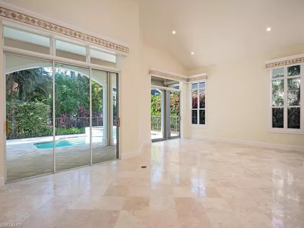 Naples, FL 34108,8763 La Palma LN