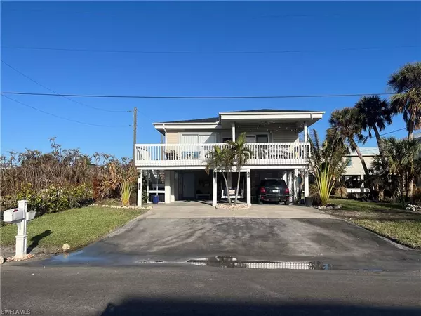 Fort Myers Beach, FL 33931,171 Lanark AVE