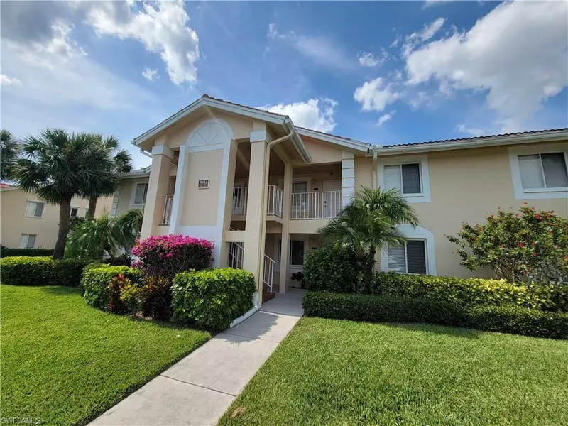 7842 Emerald CIR #I-202, Naples, FL 34109