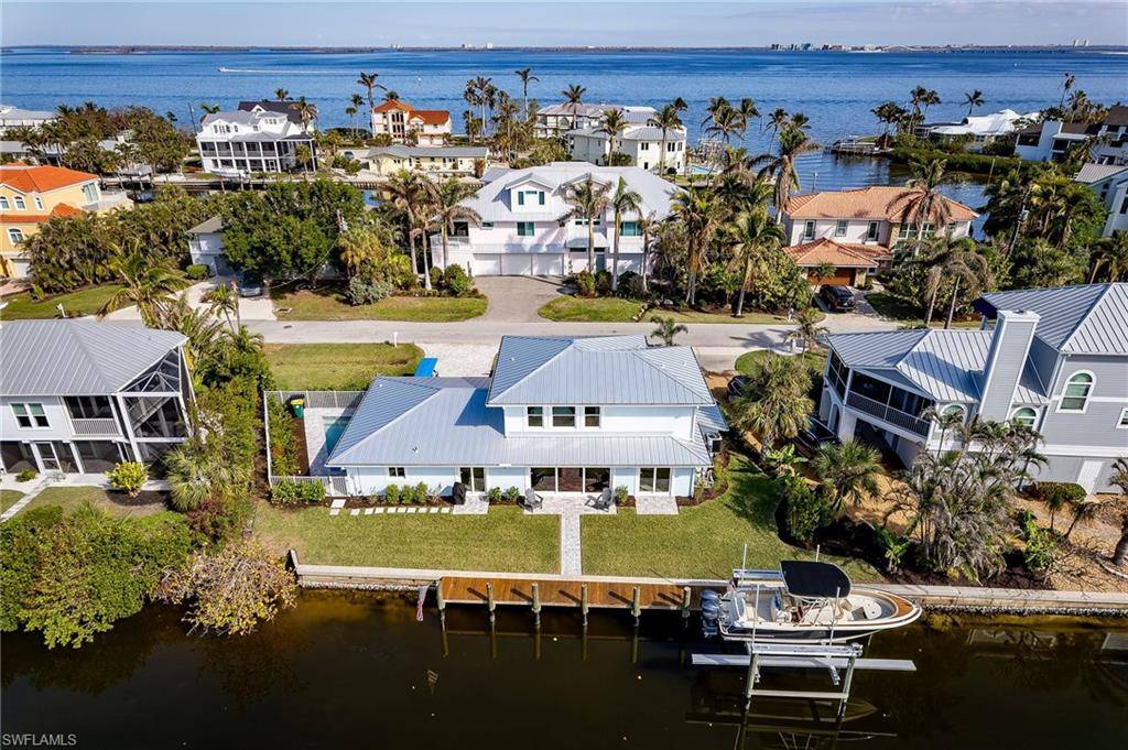 Sanibel, FL 33957,1507 Angel DR