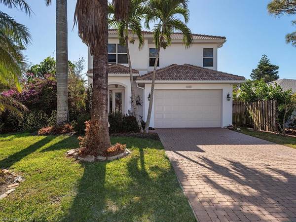 636 102ND AVE N, Naples, FL 34108