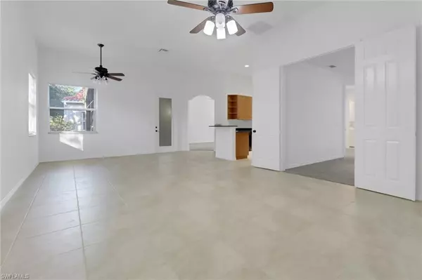 Estero, FL 33928,20340 Foxworth CIR