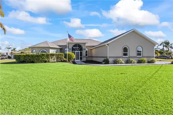 420 SE 32nd ST, Cape Coral, FL 33904