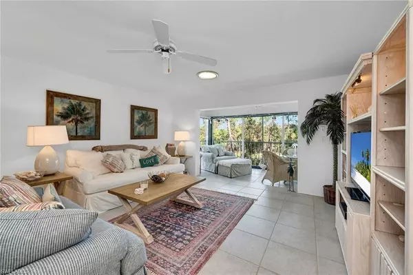 Naples, FL 34104,5250 Fox Hollow DR #528