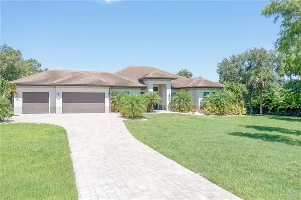 505 7th ST NW, Naples, FL 34120