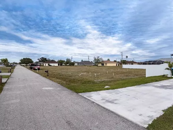 Cape Coral, FL 33909,1815 NE 17th PL