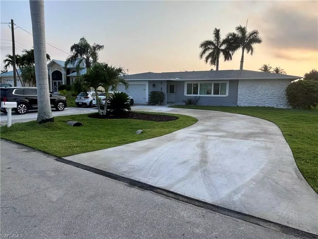 Cape Coral, FL 33904,5259 Skylark CT