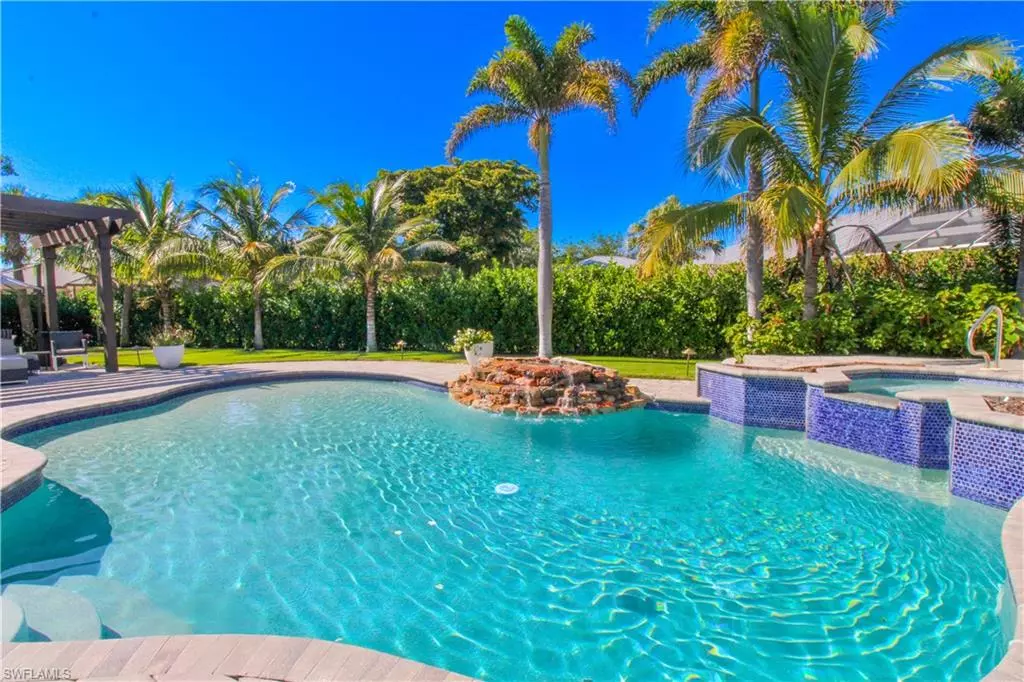 Naples, FL 34102,1555 Crayton RD