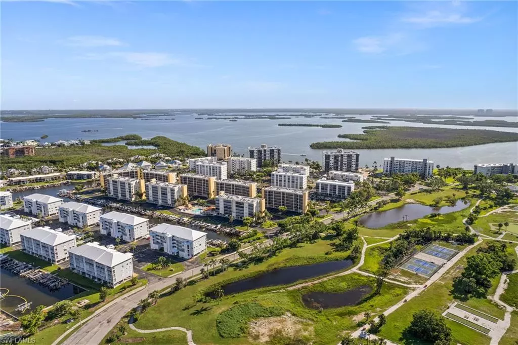 Fort Myers Beach, FL 33931,4411 Bay Beach LN #744