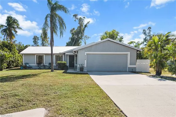 8436 Cypress DR N, Fort Myers, FL 33967