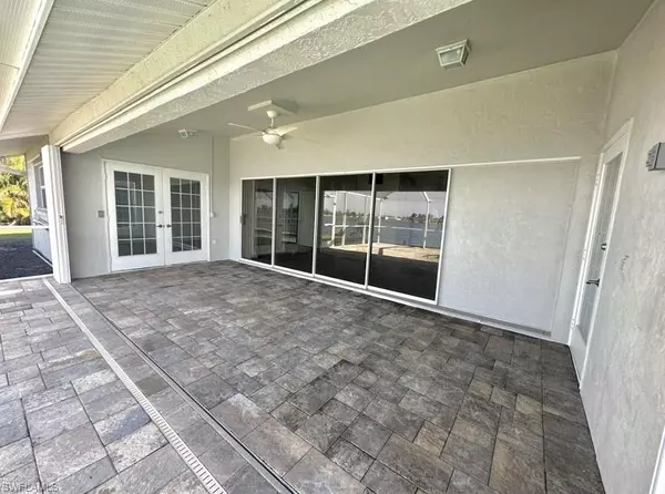 Cape Coral, FL 33991,814 SW Santa Barbara PL