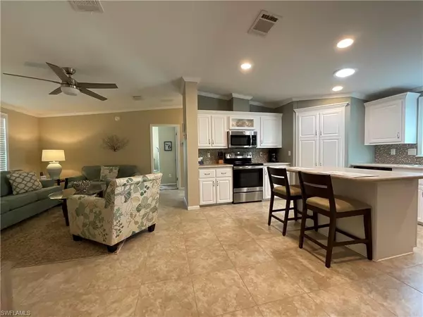 Naples, FL 34114,423 Palm DR #313