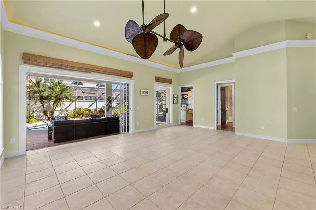 Naples, FL 34112,2216 Paget CIR