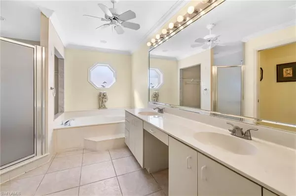 Naples, FL 34112,2216 Paget CIR