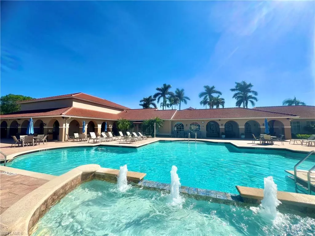 Naples, FL 34119,6720 Huntington Lakes CIR #203