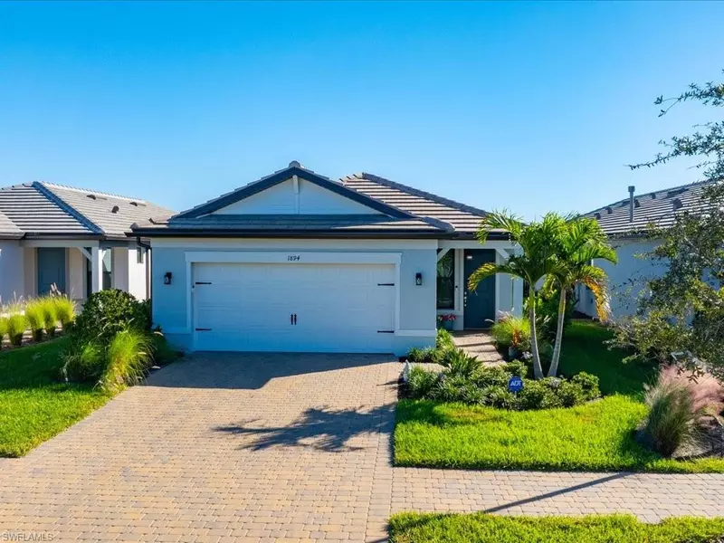 1894 Mesa LN, Naples, FL 34120