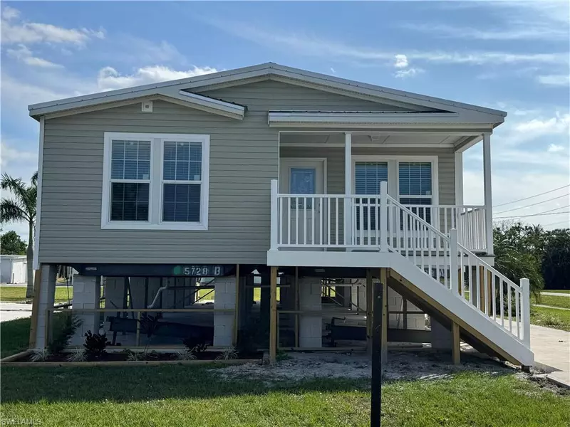 126 Raintree LN, Fort Myers, FL 33908