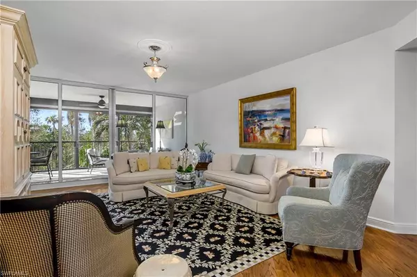 Naples, FL 34108,7225 Pelican Bay BLVD #203
