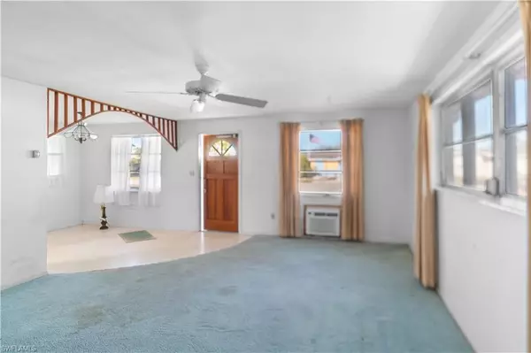 Naples, FL 34112,4820 Barcelona CIR