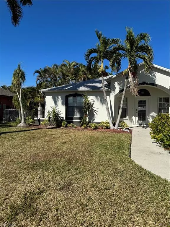 Cape Coral, FL 33990,2215 SE 9th TER