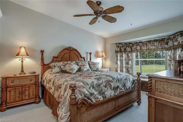 Naples, FL 34112,3880 Sawgrass WAY #2424