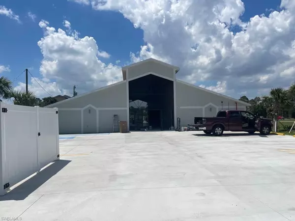 Lehigh Acres, FL 33936,621 Joel BLVD