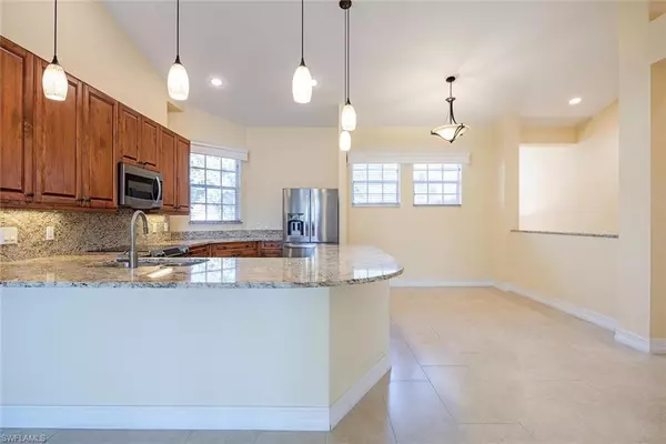 Naples, FL 34108,1054 Egrets Walk CIR #203