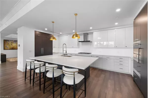 Naples, FL 34102,1130 3rd AVE S #215