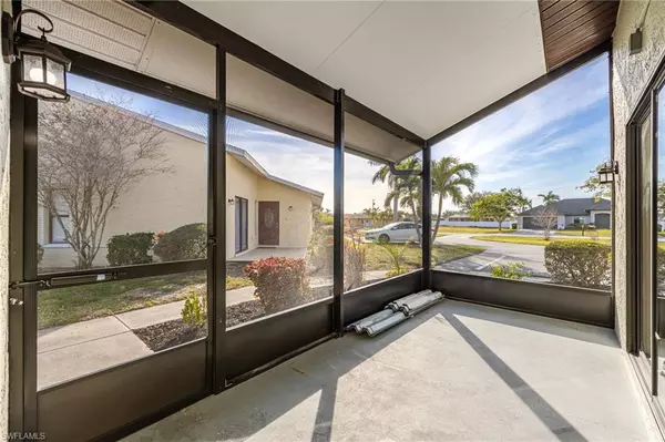 Cape Coral, FL 33914,5113 SW 15th PL #215