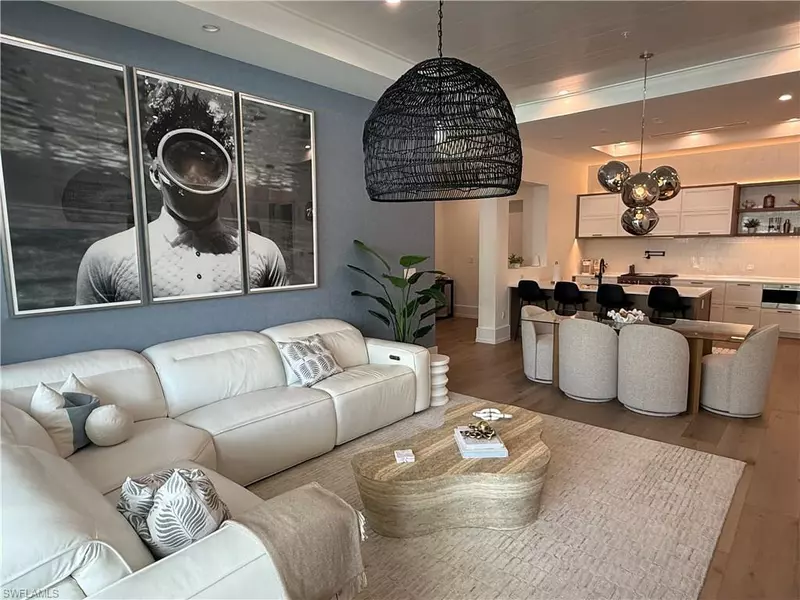 201 8th ST S #209, Naples, FL 34102