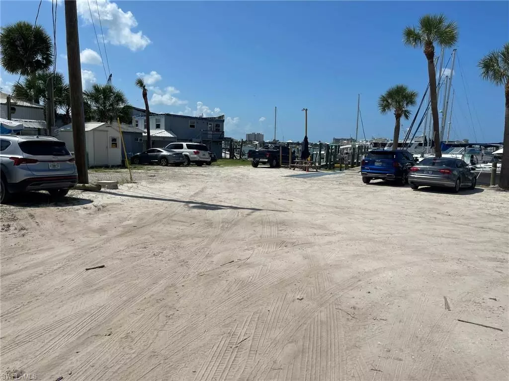 Fort Myers Beach, FL 33931,1120 Main ST