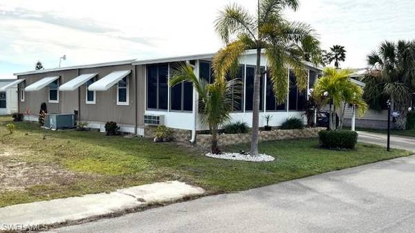 5520 Colonial RD, North Fort Myers, FL 33917