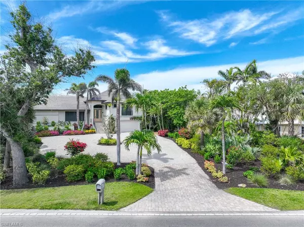 Sanibel, FL 33957,3744 W Gulf DR