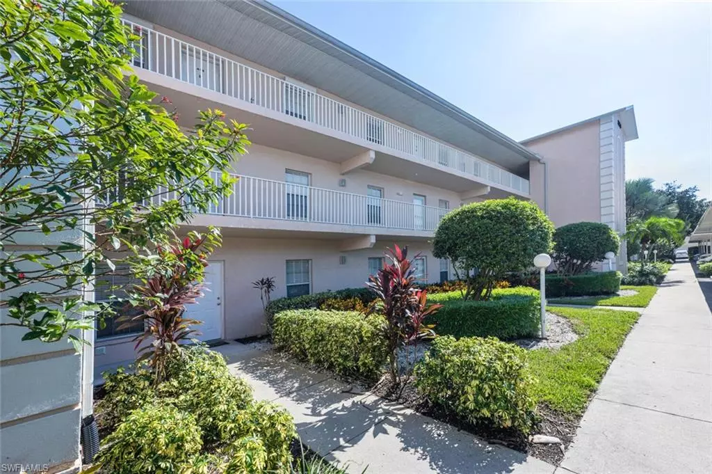 Naples, FL 34109,3250 Cypress Glen WAY #409