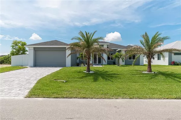 1027 NW 40th PL, Cape Coral, FL 33993