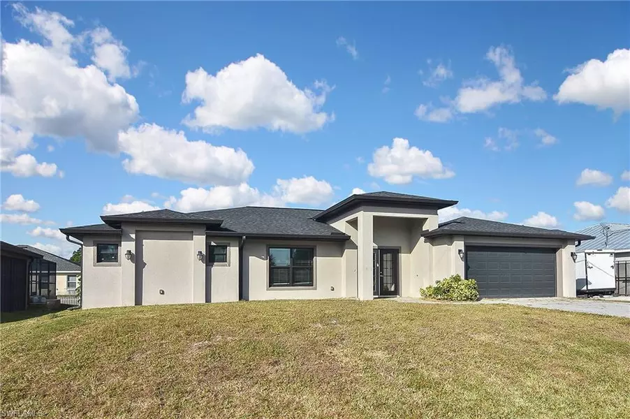 827 Anson AVE, Lehigh Acres, FL 33971