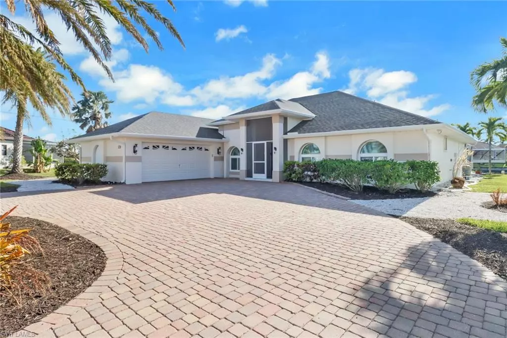 Cape Coral, FL 33991,320 SW 38th PL