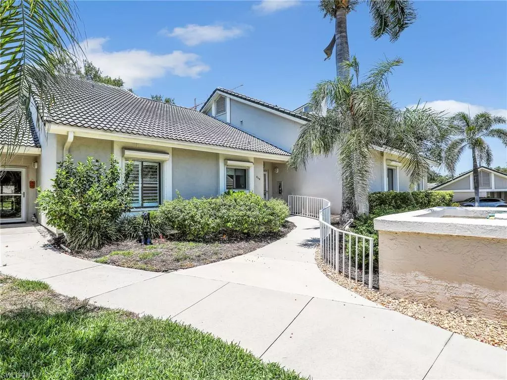 Naples, FL 34110,808 Arbor Lake DR #8-105