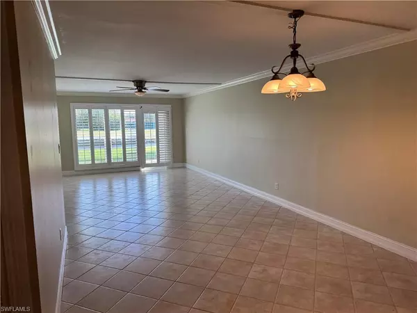 Naples, FL 34113,100 Valley Stream DR #101