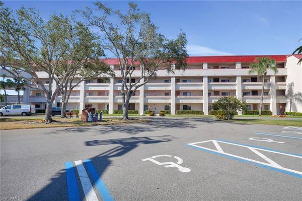 1781 Pebble Beach DR #212, Fort Myers, FL 33907