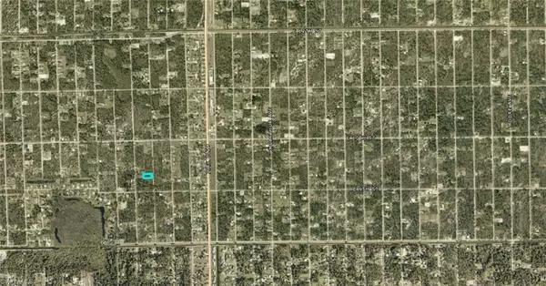 Lehigh Acres, FL 33936,907 Michael AVE