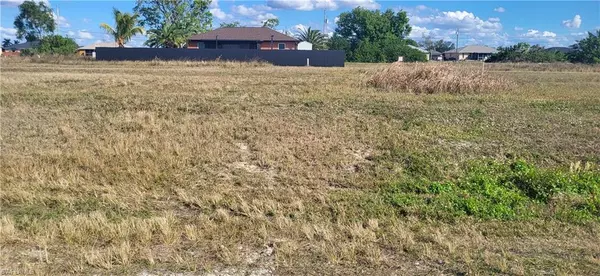 469 NE Juanita PL, Cape Coral, FL 33909