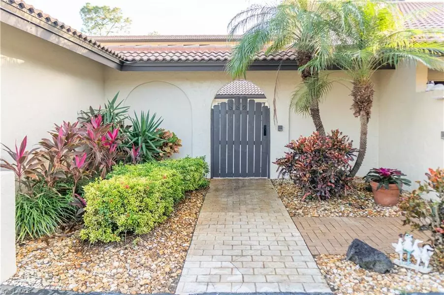 552 AUGUSTA BLVD, Naples, FL 34113