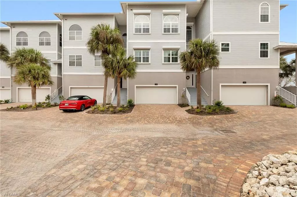 Bonita Springs, FL 34134,109 Barefoot CIR #22