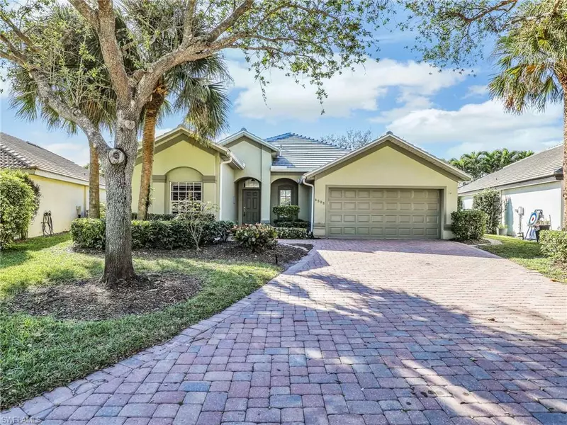 6505 Autumn Woods BLVD, Naples, FL 34109