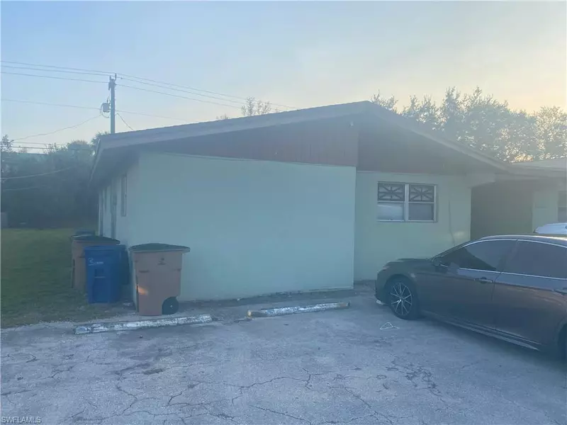 12607 1st ST, Fort Myers, FL 33905