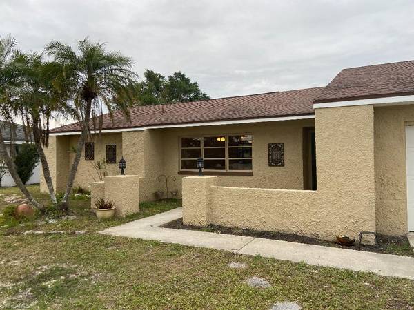 1913 Viscaya PKWY, Cape Coral, FL 33990