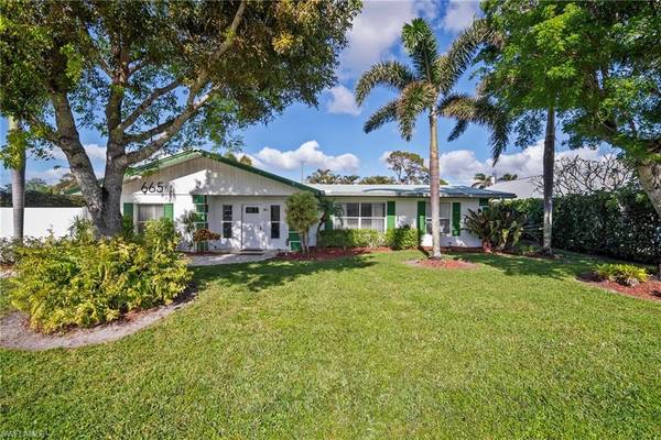 665 93rd AVE N, Naples, FL 34108