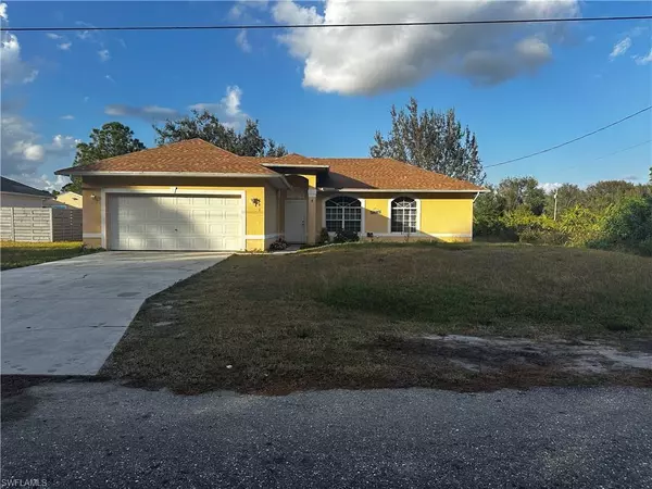 743 Switchboard LN, Lehigh Acres, FL 33974