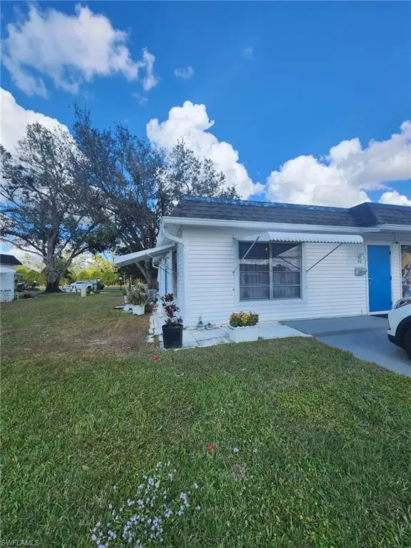 48 Tangelo CT, Lehigh Acres, FL 33936